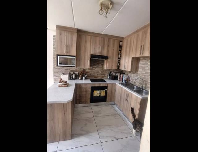 2 BEDROOM PROPERTY TO RENT IN HONEYPARK